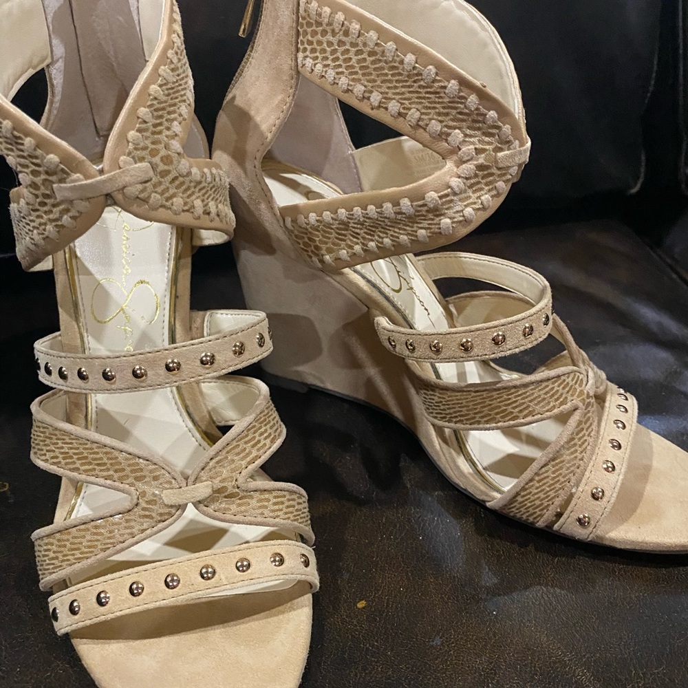 Jessica Simpson wedge